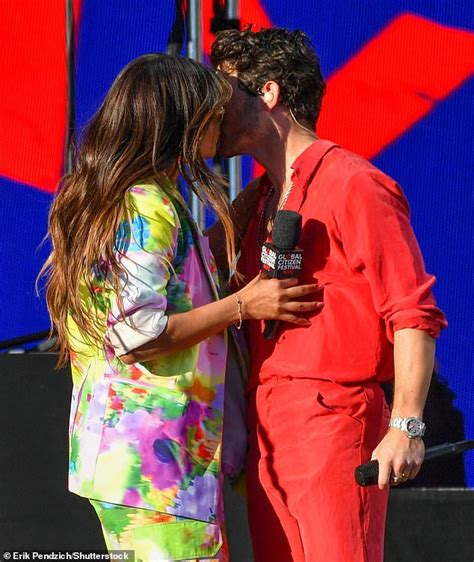 priyanka chopra kissing scenes|Priyanka Chopra & Nick Jonas Kiss On Stage At Concert: Photos .